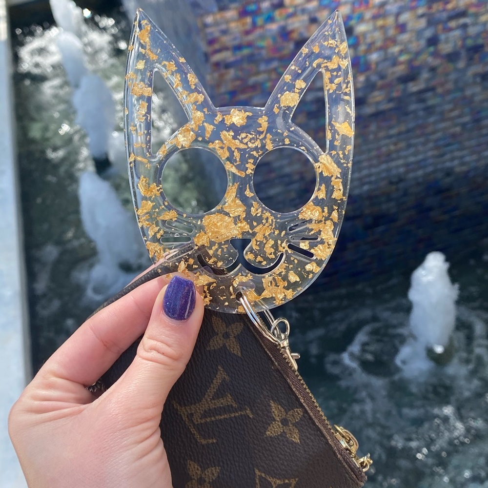 Defensive Kitty Keychain Clear With Gold Flakes - Picture 11 of 16